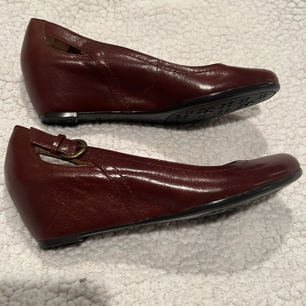 Naturalized N5 Comfort 7 1/2 wedge shoes - Picture 2 of 5